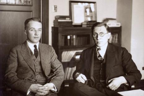 Sir Frederick Banting, kanadai orvos 1923-ban J.J.Robert Macleoddal megosztva orvostudományi Nobel díjban részesült az inzulin felfedezéséért.